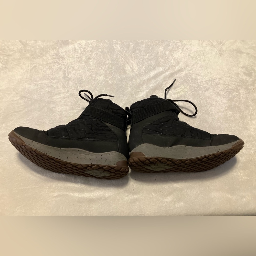 Chaco boots - Picture 3 of 5